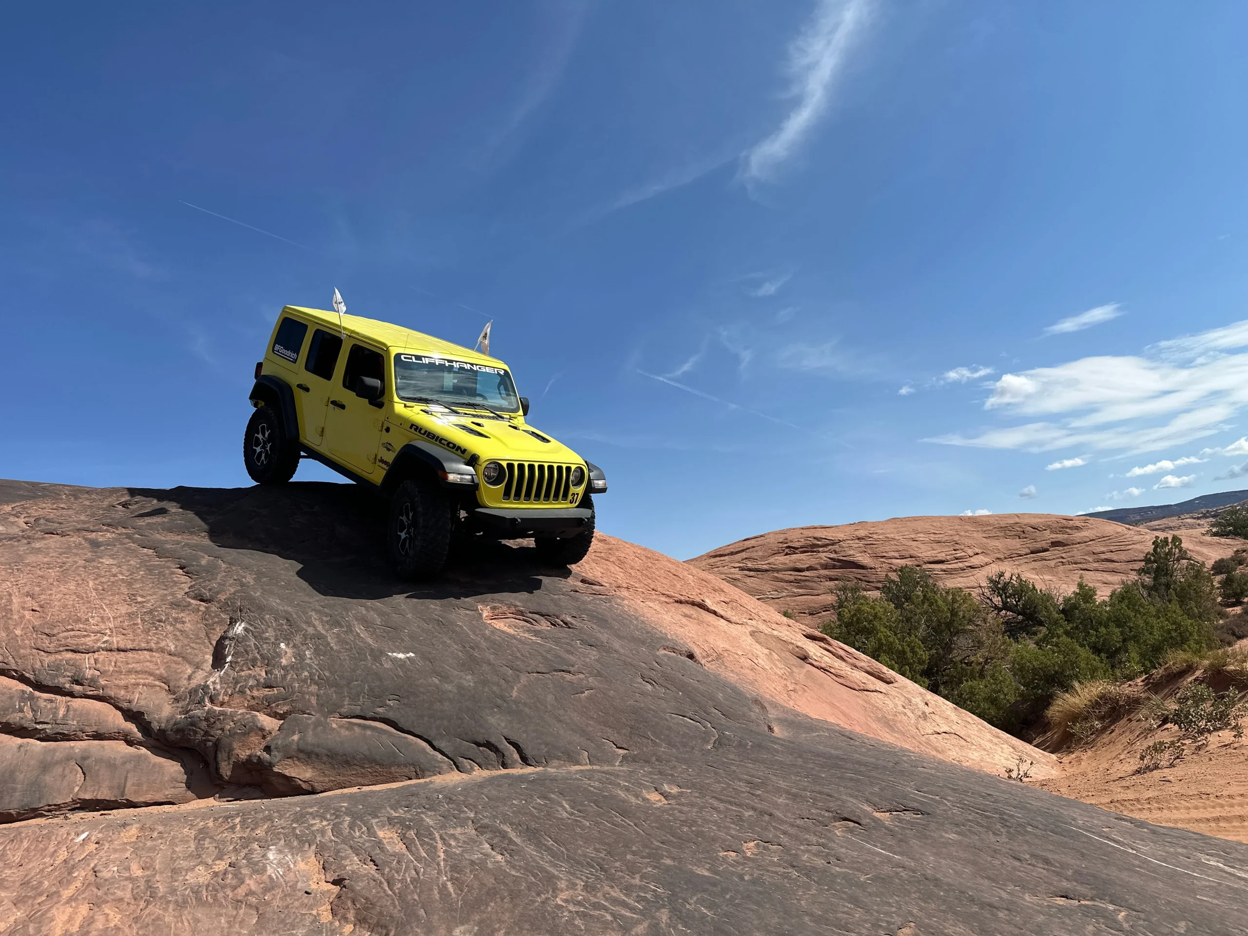 jeep na skale moab usa offroad widok adrenalina 4x4