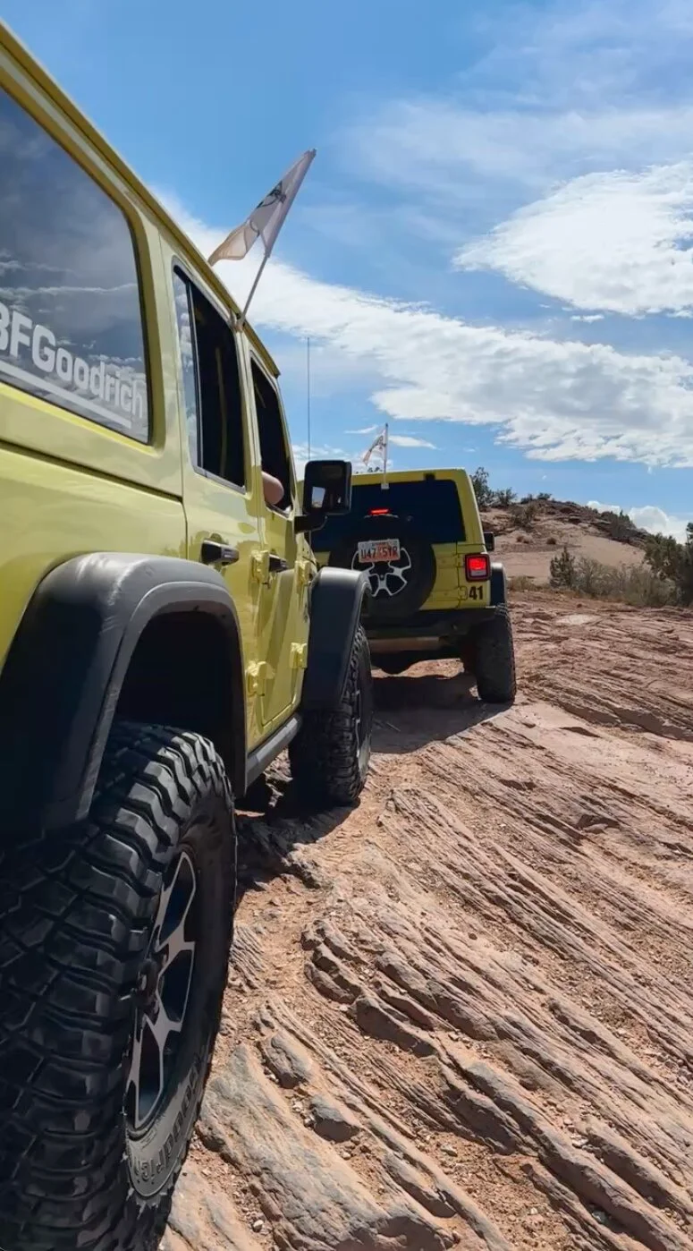 jeep convoy offroad kolumna samochodów 4x4 usa wyprawa